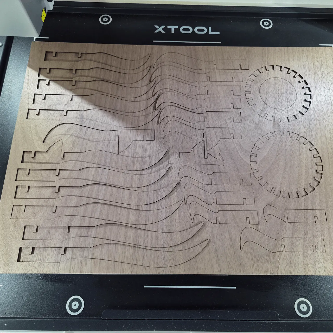 Walnuss Speerholz test grid